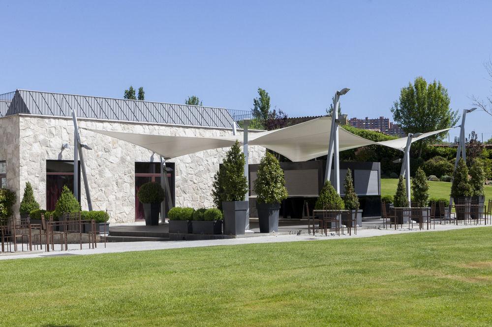 Ac 호텔 팔라시오 데 산타 아나 바야돌리드 외부 사진 The University of St. Gallen Library