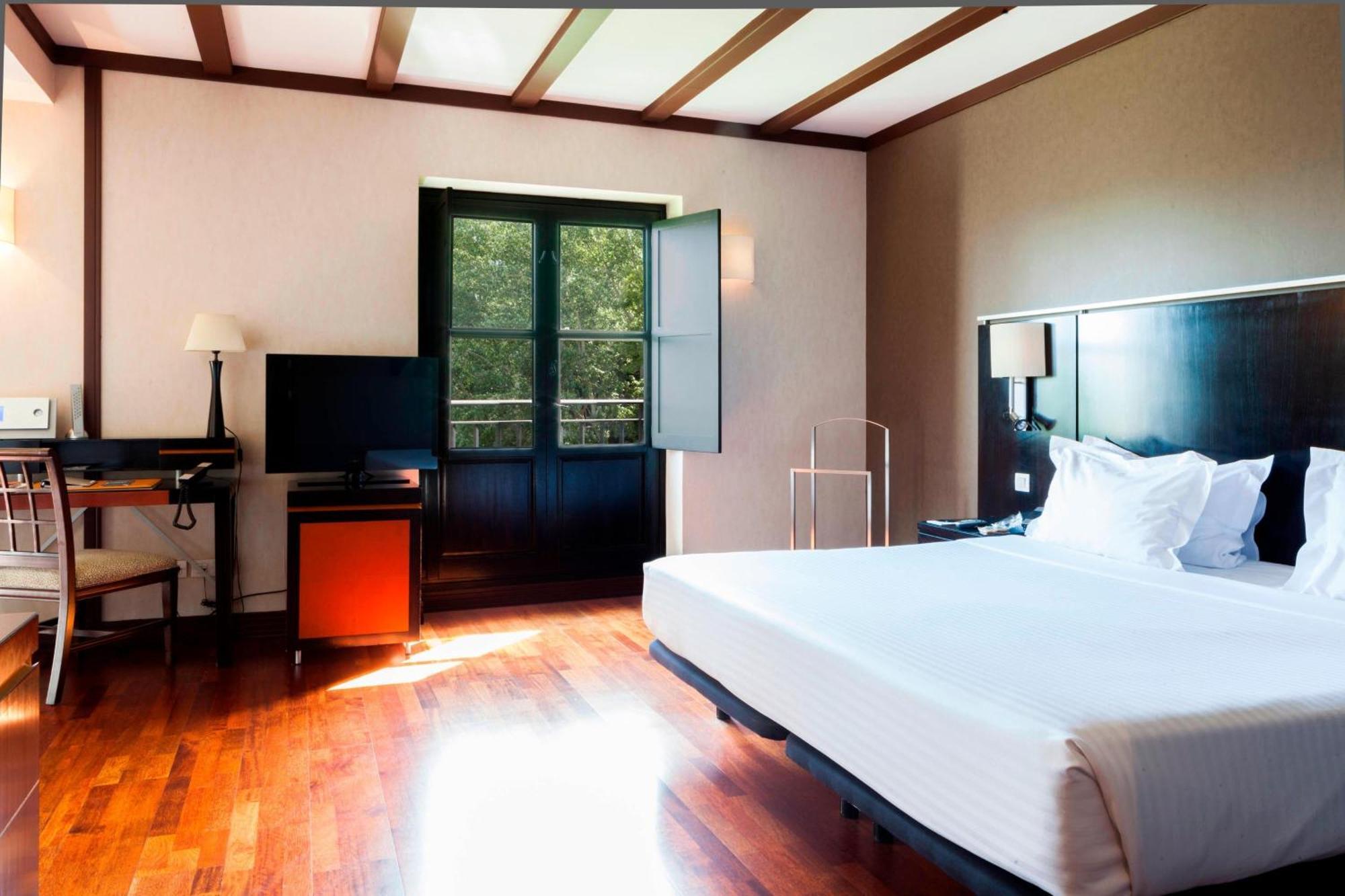 Ac 호텔 팔라시오 데 산타 아나 바야돌리드 외부 사진 A room at the hotel