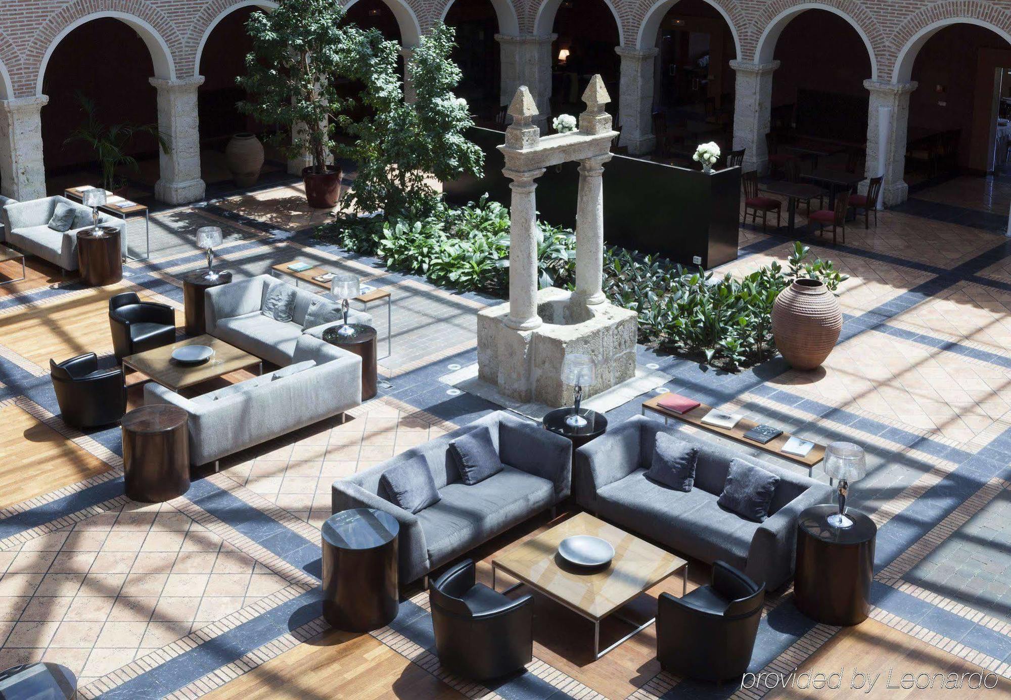Ac 호텔 팔라시오 데 산타 아나 바야돌리드 외부 사진 The hotel's lobby
