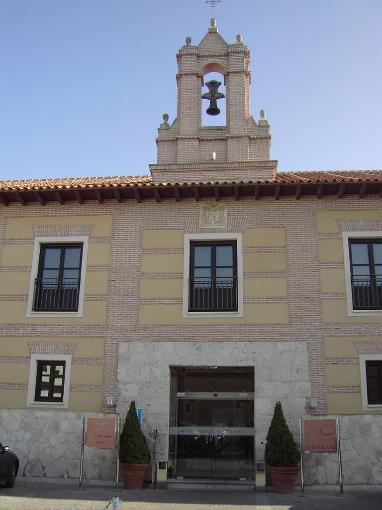 Ac 호텔 팔라시오 데 산타 아나 바야돌리드 외부 사진 The University of Osuna